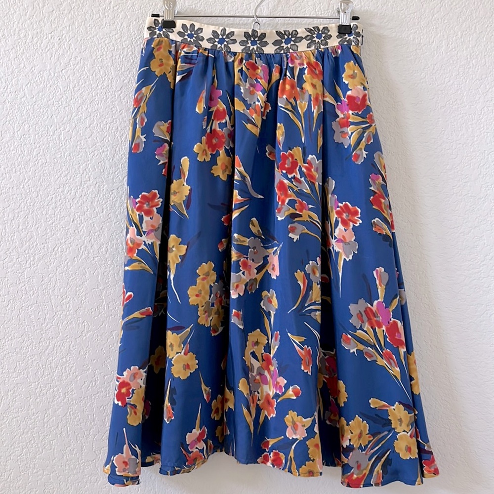 Women’s Anthropologie knee length 100% silk skirt